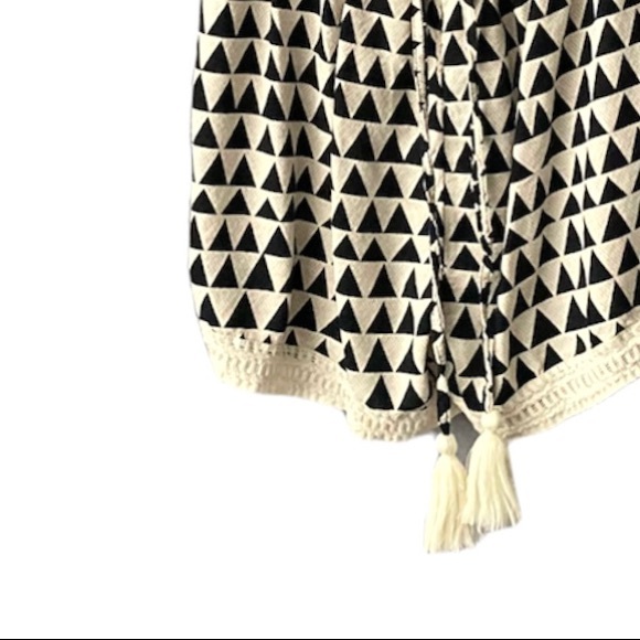 βSOLDβπββοΈSMβ’RIP CURLβ’B&W ABSTRACT PATTERN LIGHTWEIGHT ROMPER W FRINGE DETAIL - Picture 9 of 9